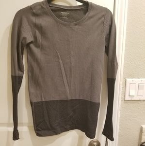 Athleta long sleeve top size small